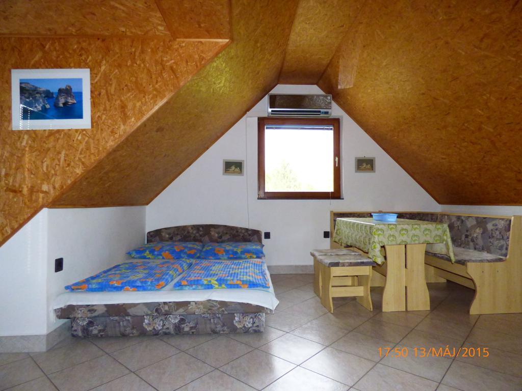 Fábián Apartman-ház Szántód Szoba fotó