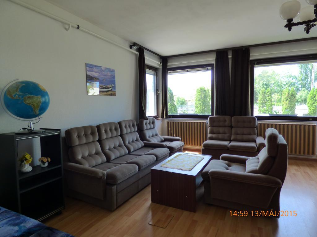 Fábián Apartman-ház Szántód Szoba fotó