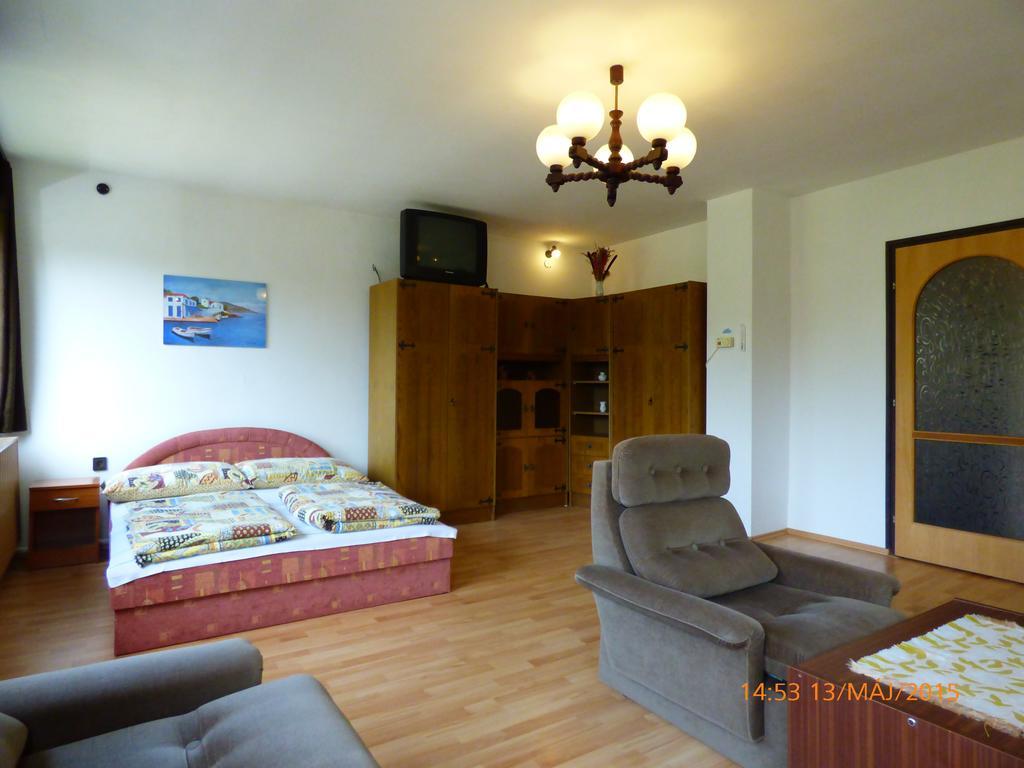 Fábián Apartman-ház Szántód Szoba fotó
