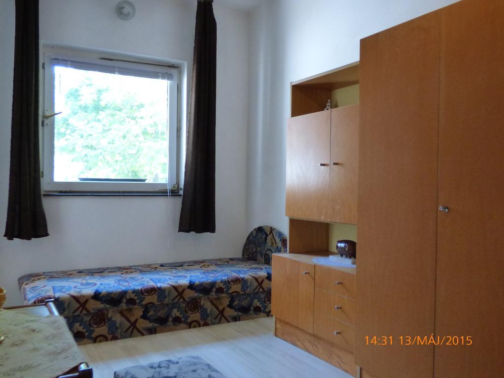 Fábián Apartman-ház Szántód Szoba fotó