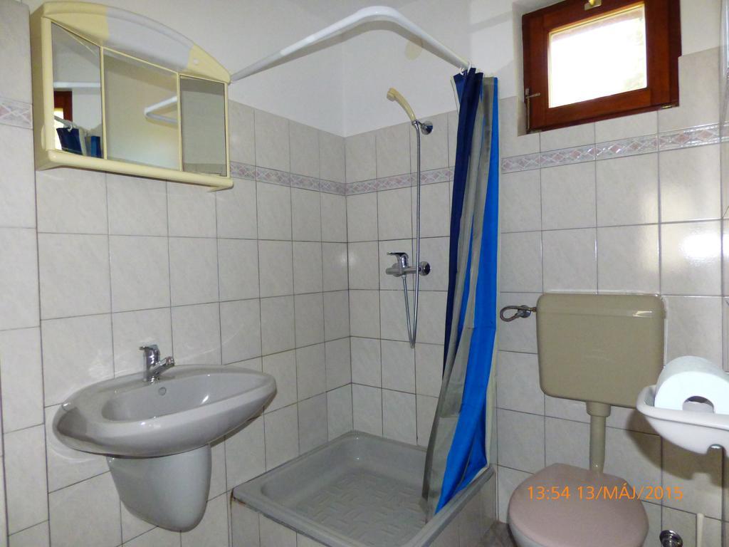 Fábián Apartman-ház Szántód Szoba fotó