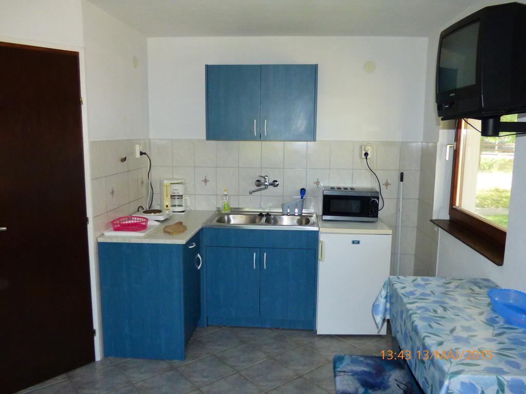 Fábián Apartman-ház Szántód Szoba fotó